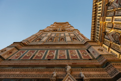 Le campanile de la cathédrale Santa Maria del Fiore est fait de