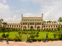 Imambara Bara, VW86+MQ3, Husainabad Trust Rd, Machchhi Bhavan, L