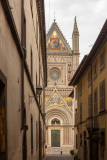 Cathédrale d'Orvieto vu de la via Lorenzo Maitani  TR, Italie.