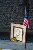 Extrait de la bible au pied du Vietnam Veterans Memorial
